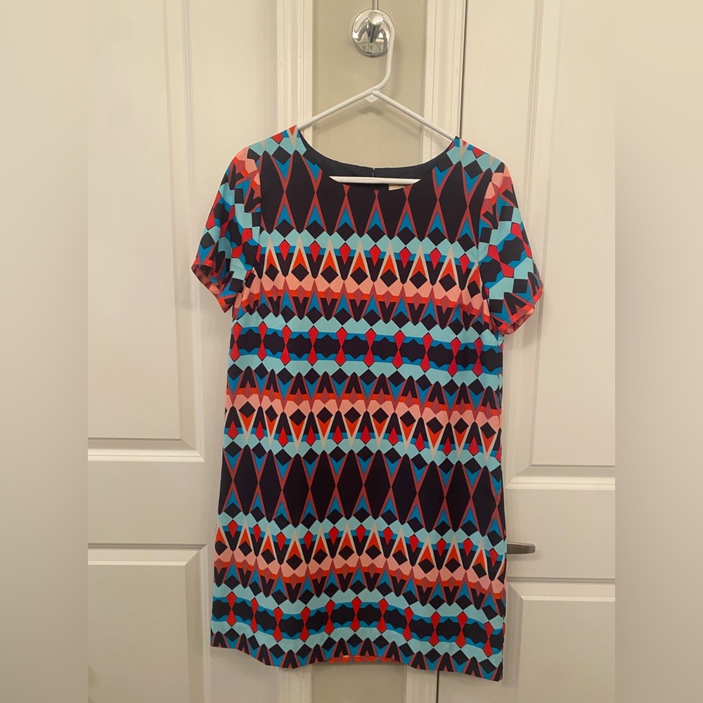 Size 10 geometric shapes shift dress. Lined. Light weight